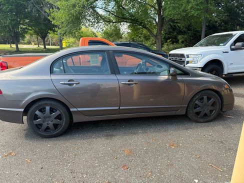 Used 2010 Honda Civic LX image 8