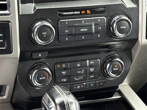 Used 2015 Ford F150 Lariat image 21