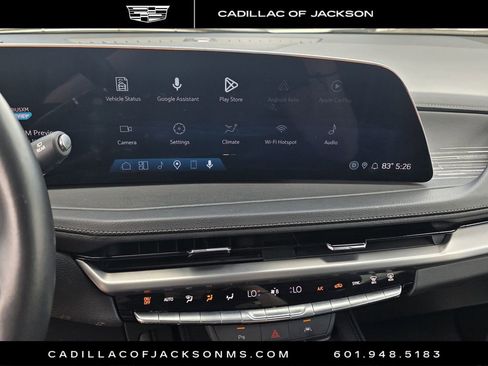 Used 2025 Cadillac XT4 Premium Luxury FWD image 11
