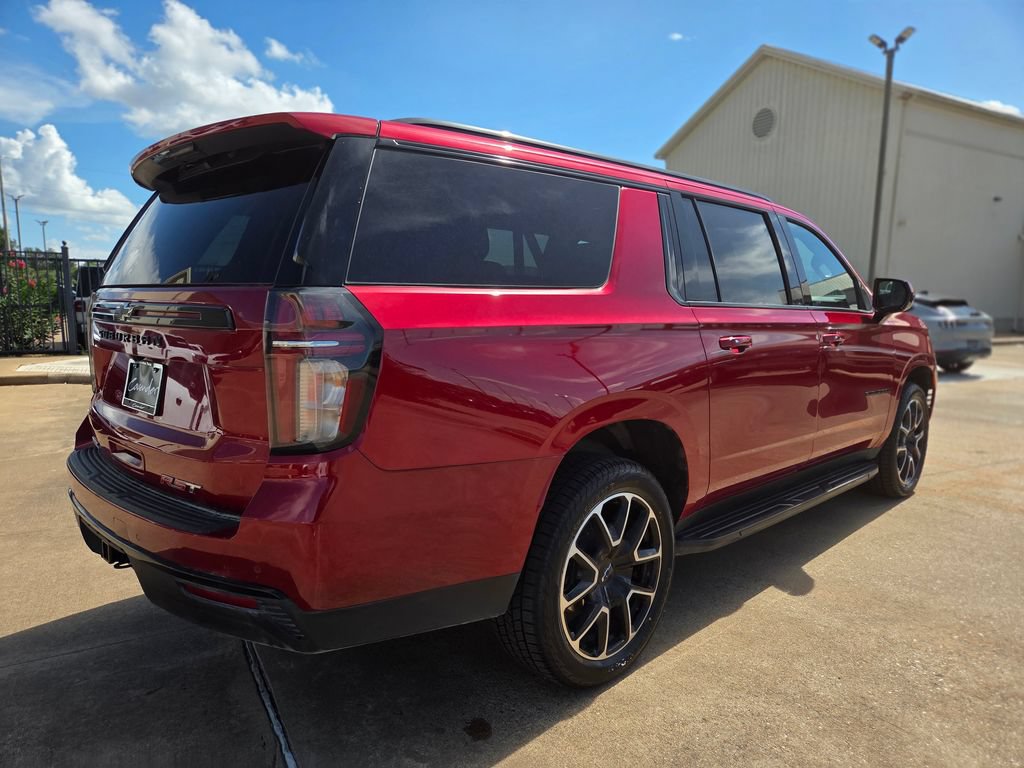 Used 2023 Chevrolet Suburban RST RWD image 5
