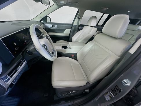 Used 2025 Hyundai Santa Fe SEL AWD/4WD image 13