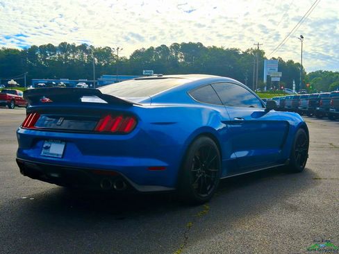 Used 2019 Ford Mustang Shelby GT350 w/ Technology Package RWD image 5