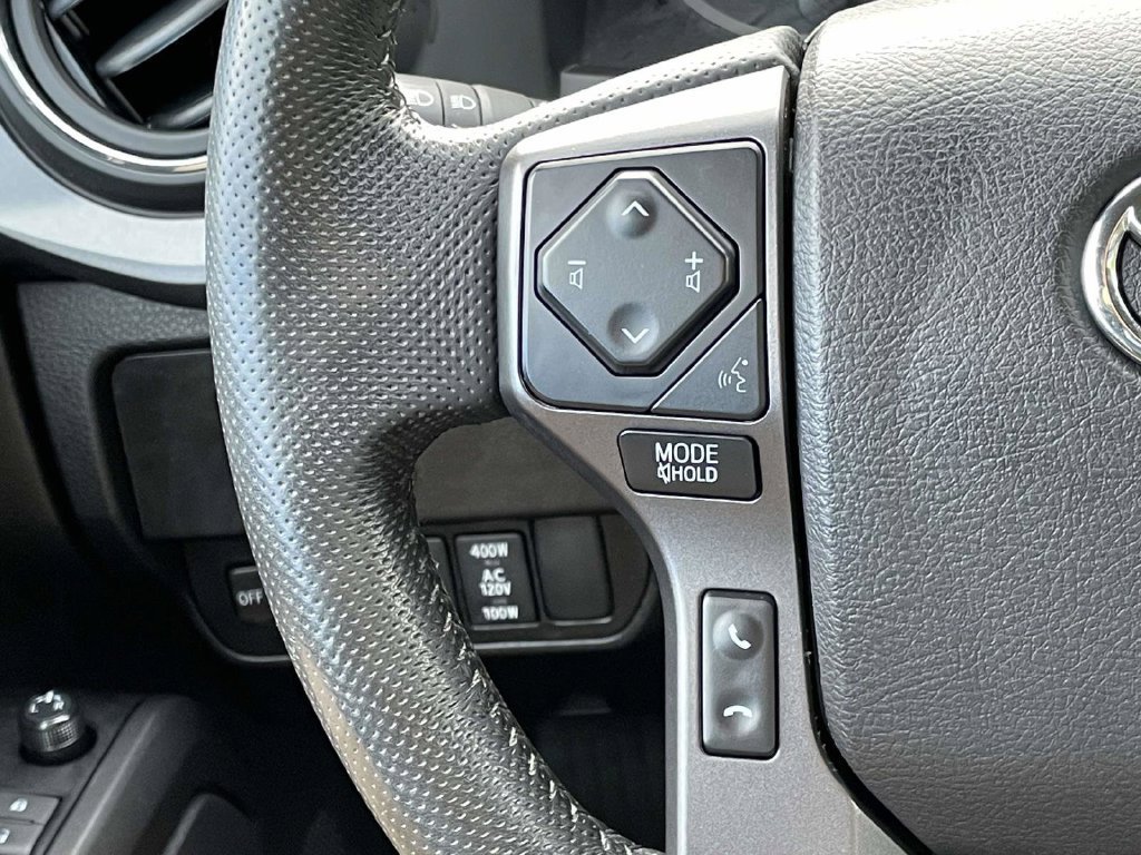 Used 2022 Toyota Tacoma TRD Off-Road w/ Technology Package AWD/4WD image 23