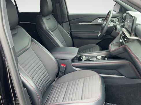 Used 2025 Ford Explorer ST-Line w/ Premium Package RWD image 17