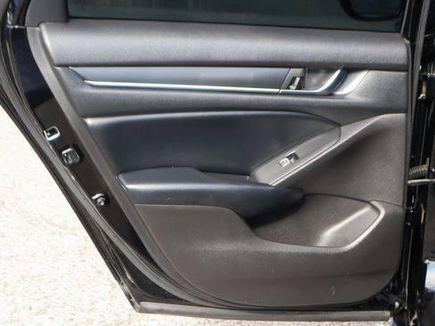 Used 2018 Honda Accord Sport image 32