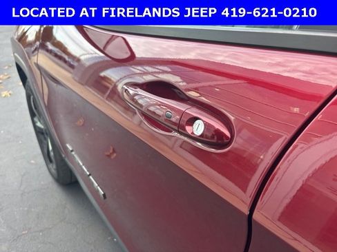 Used 2020 Jeep Cherokee Latitude Plus image 12