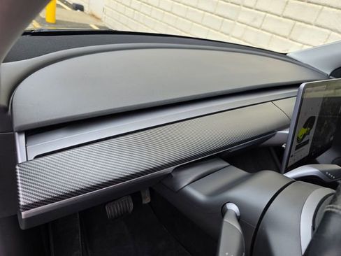 Used 2021 Tesla Model Y Long Range image 15