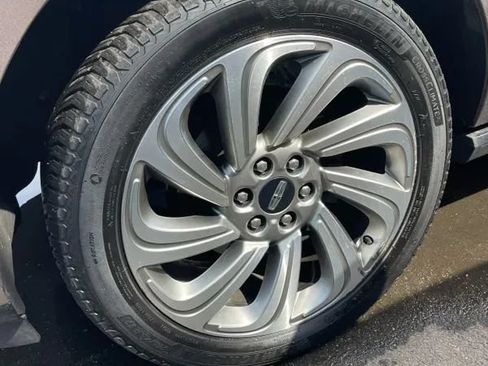 Used 2019 Lincoln Navigator L Reserve AWD/4WD image 14