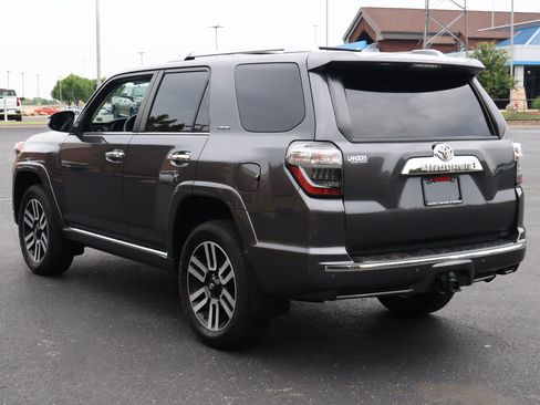 Used 2022 Toyota 4Runner Limited AWD/4WD image 7