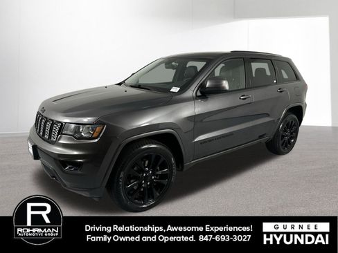 Used 2017 Jeep Grand Cherokee Altitude image 1