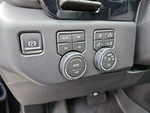 Certified 2026 Chevrolet Silverado 1500 ZR2 AWD/4WD image 25