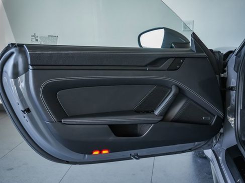 Used 2026 Porsche 911 GT3 RWD image 12