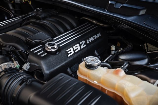 Used 2015 Dodge Challenger SRT w/ Technology Group RWD image 32