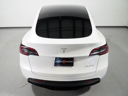Used 2023 Tesla Model Y Long Range AWD/4WD image 8
