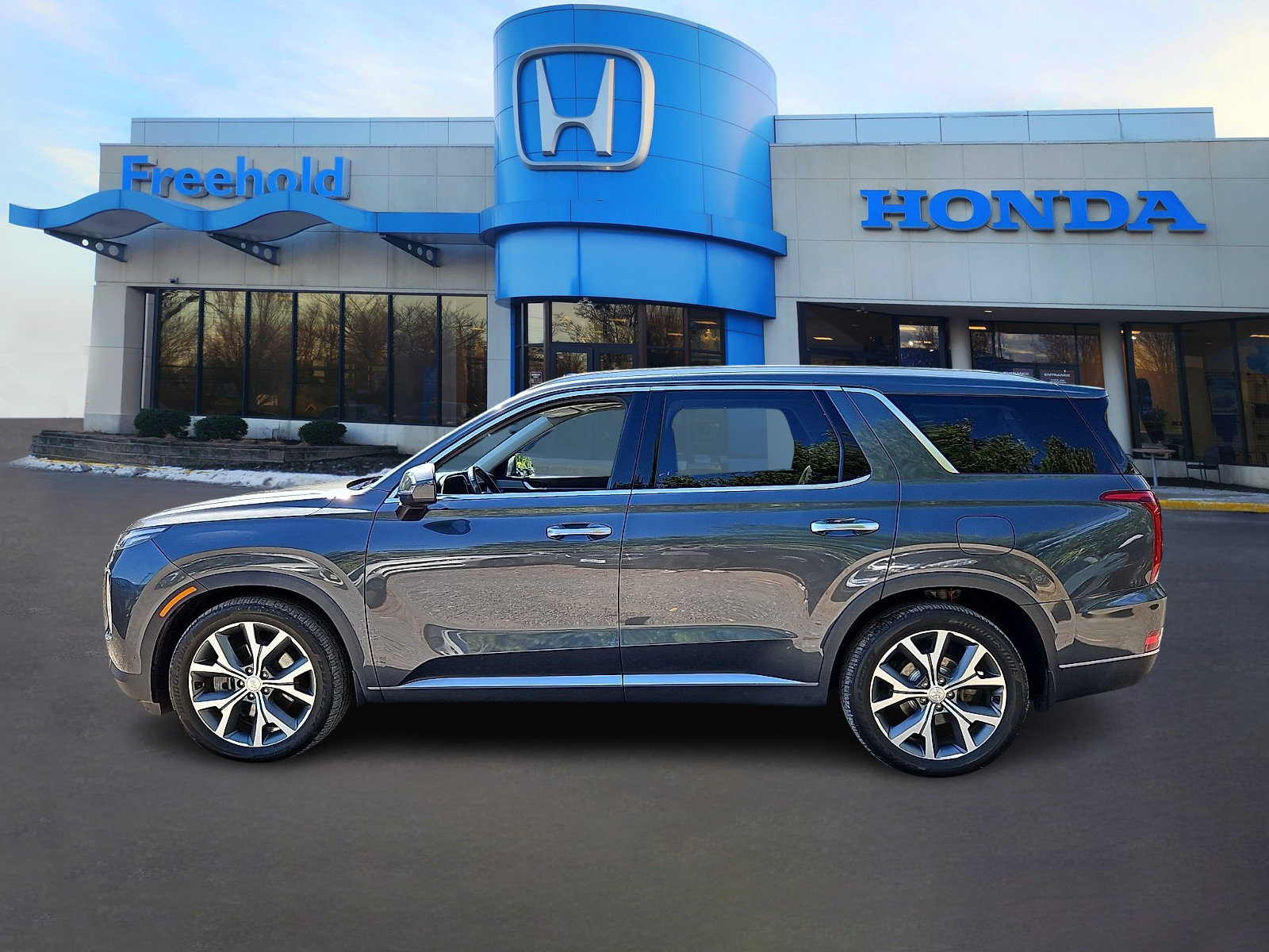 Used 2022 Hyundai Palisade SEL w/ 8P Bench Seat Package AWD/4WD image 4