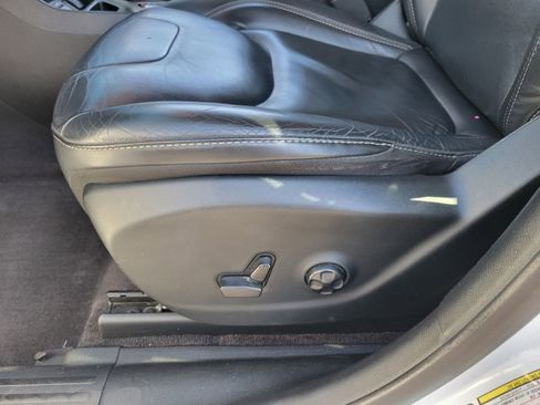 Used 2018 Jeep Cherokee Limited FWD image 15
