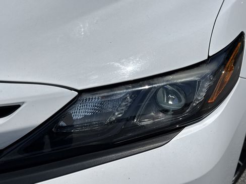Used 2021 Toyota Camry SE FWD image 6