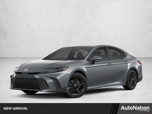 Used 2025 Toyota Camry SE image 1