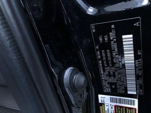 Certified 2023 Toyota Highlander L image 32