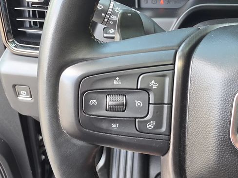 Used 2023 GMC Sierra 1500 AT4 w/ Technology Package AWD/4WD image 23