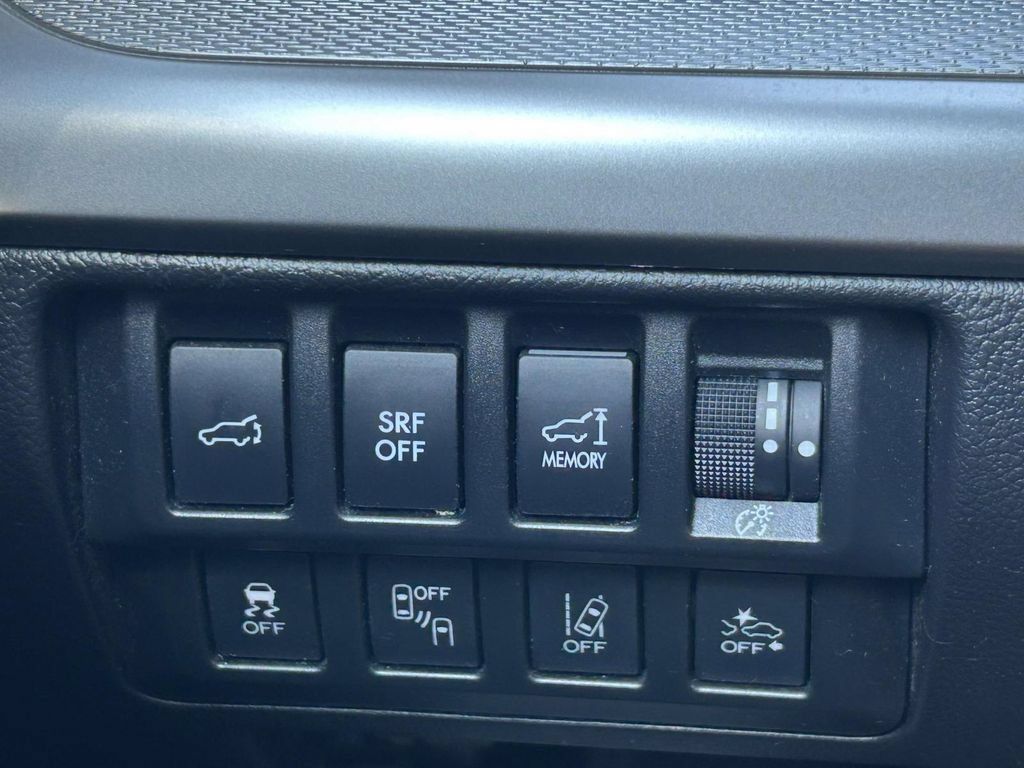 Used 2017 Subaru Outback 2.5i Premium AWD/4WD image 20