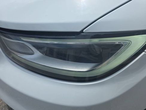 Used 2022 Chrysler Pacifica Touring-L FWD image 32