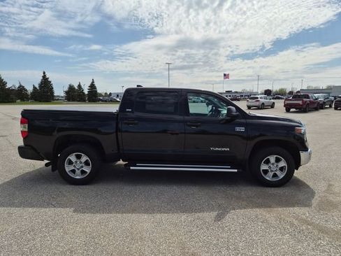 Used 2020 Toyota Tundra SR5 w/ SR5 Convenience Package AWD/4WD image 4
