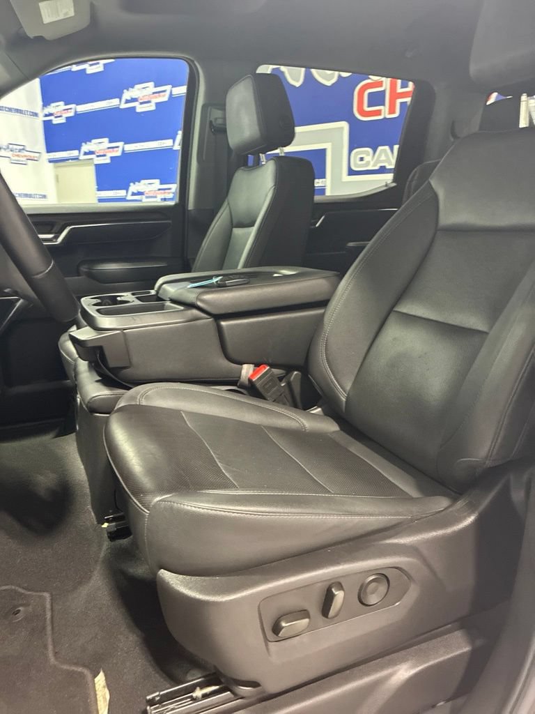 Used 2025 GMC Sierra 1500 SLT AWD/4WD image 16