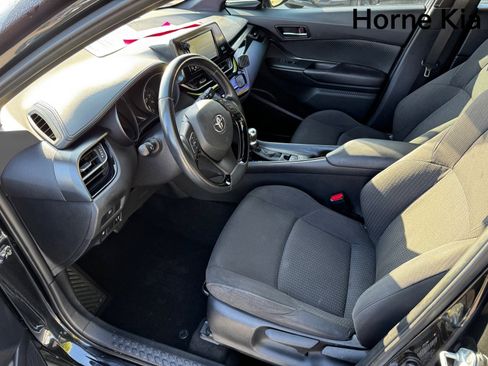 Used 2018 Toyota C-HR XLE image 8