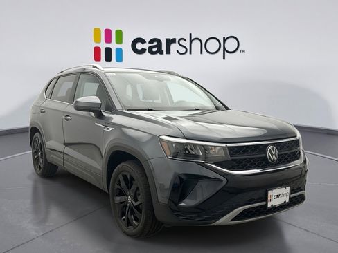 Used 2023 Volkswagen Taos SE w/ Panoramic Sunroof Package AWD/4WD image 7