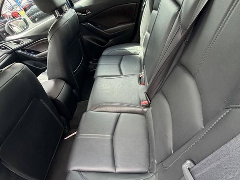 Used 2018 MAZDA MAZDA3 Touring FWD image 13
