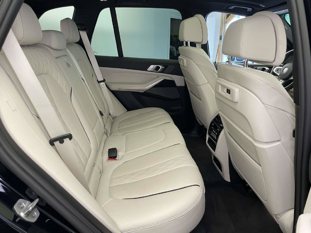 Used 2021 BMW X5 M50i AWD/4WD image 20