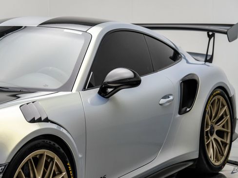 Used 2018 Porsche 911 GT2 RS w/ Weissach Package RWD image 33