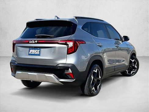 Used 2024 Kia Seltos EX FWD image 2