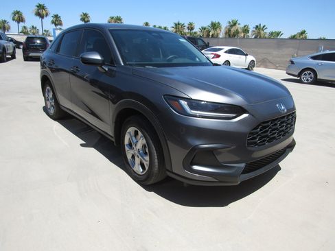 Used 2025 Honda HR-V LX image 2