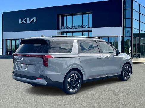 New 2026 Kia Carnival EX image 12