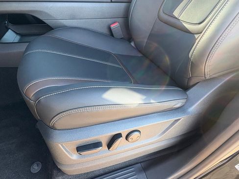 New 2026 Nissan Armada SL w/ Captain's Chari Seat Package image 18