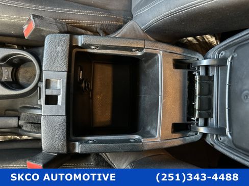 Used 2017 Jeep Wrangler Unlimited Sahara w/ Connectivity Group image 25