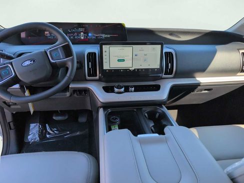 New 2026 Ford Expedition Active RWD image 5
