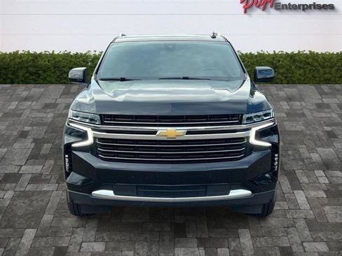 Used 2022 Chevrolet Suburban LT RWD image 5