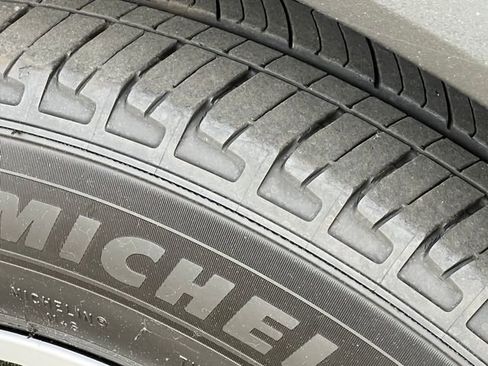 Certified 2022 Ford Escape Titanium FWD image 8