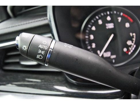 Used 2022 Cadillac XT5 Premium Luxury w/ Technology Package image 17