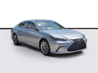 Used 2022 Lexus ES 350 Ultra Luxury w/ Accessory Package 2