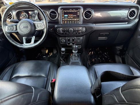 Used 2021 Jeep Wrangler Unlimited Sahara AWD/4WD image 12