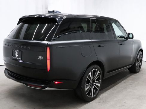 Used 2023 Land Rover Range Rover SE image 6