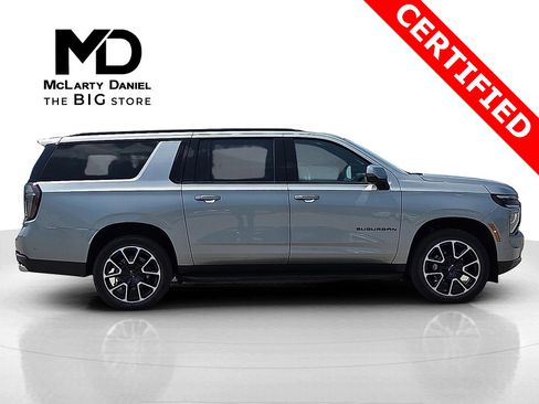 Used 2025 Chevrolet Suburban RST w/ RST Capability Package image 6