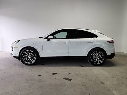 Certified 2026 Porsche Cayenne Coupe AWD/4WD image 2