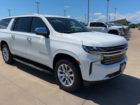 Used 2024 Chevrolet Suburban Premier RWD image 3