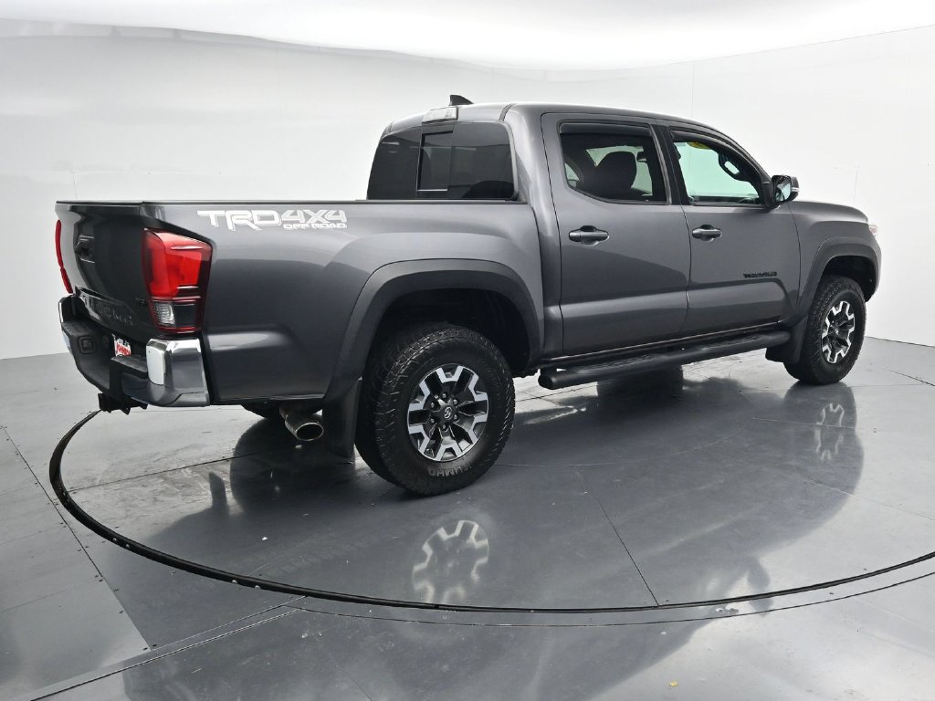 Used 2019 Toyota Tacoma TRD Off-Road AWD/4WD image 8