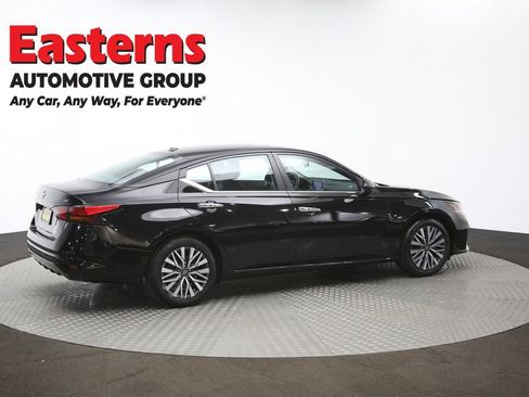 Used 2024 Nissan Altima 2.5 SV image 43